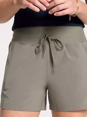 Calia Truelight 4” Muted Green Shorts New Size Medium